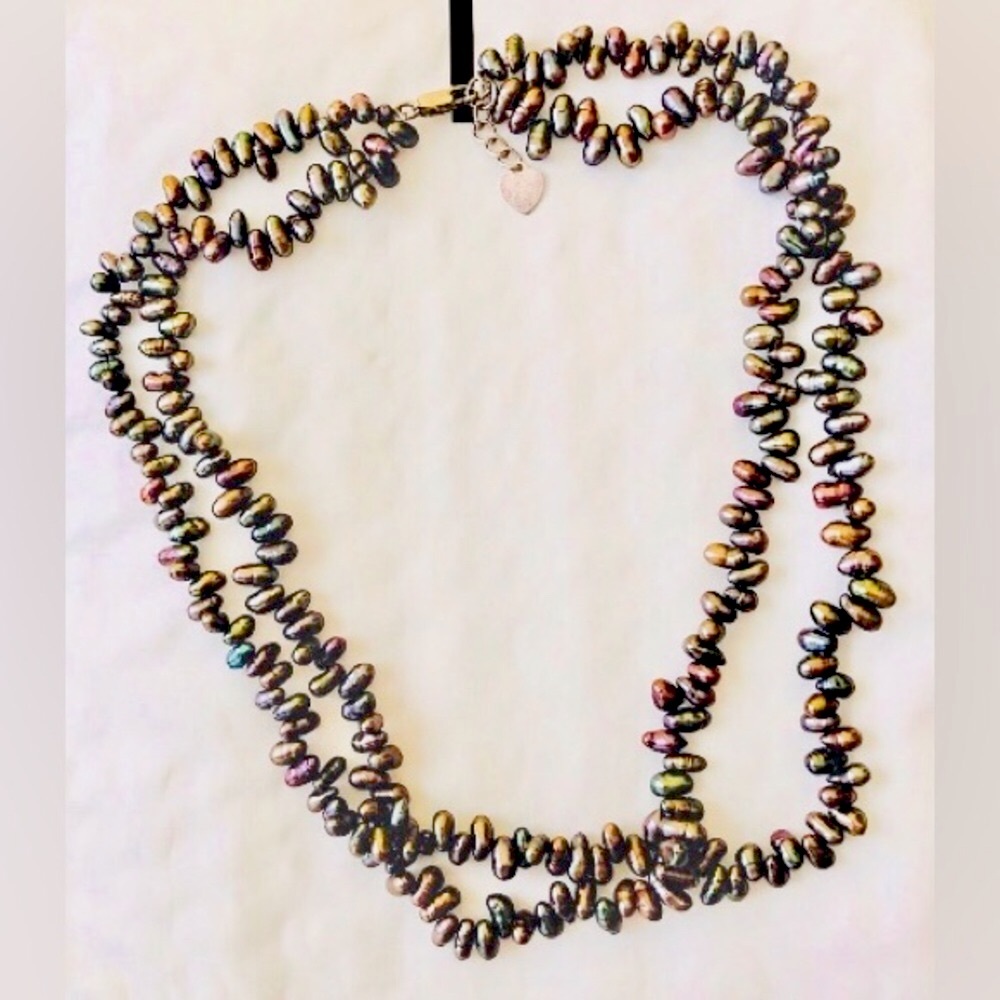 Peacock Freshwater Cultures Pearls Necklace
